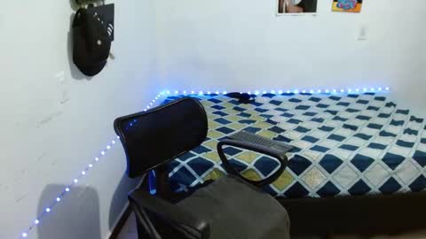 Snapshot of guts_x chatting on 02.03.25 Guts online show from 02.03.25