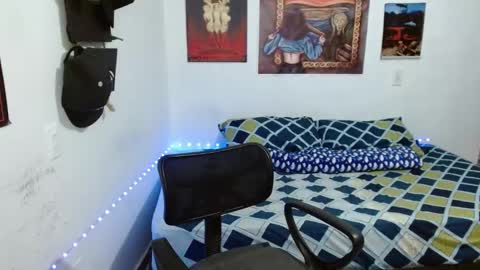 Snapshot of guts_x chatting on 02.19.25 Guts online show from 02.19.25