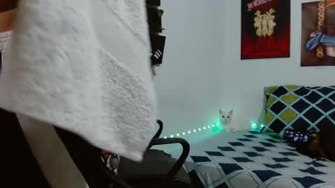 Snapshot of guts_x chatting on 02.27.25 Guts online show from 02.27.25