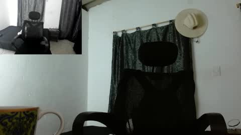 Snapshot of guts_x chatting on 11.21.25 Guts online show from 11.21.25