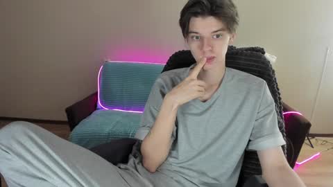 guy_liam1 online show from 12.05.24