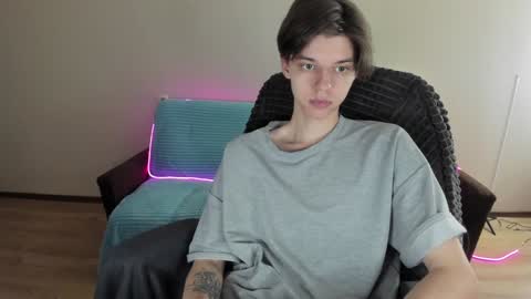 guy_liam1 online show from 12.14.24