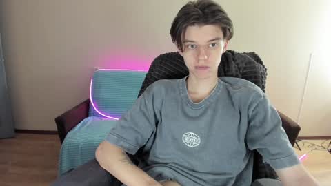 guy_liam1 online show from 12.22.24