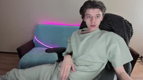 guy_liam1 online show from 01.26.25