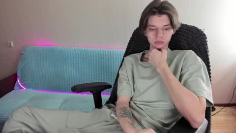 guy_liam1 online show from 02.13.25