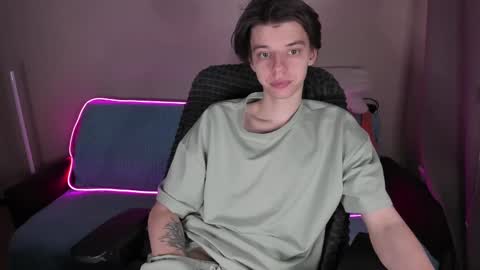 guy_liam1 online show from 02.14.25