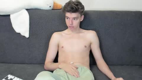 guy_liam1 online show from 11.28.25