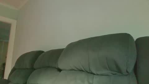 Snapshot of guynaked105 chatting on 09.29.25 guynaked105 online show from 09.29.25