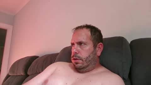 Snapshot of guynaked105 chatting on 09.30.25 guynaked105 online show from 09.30.25