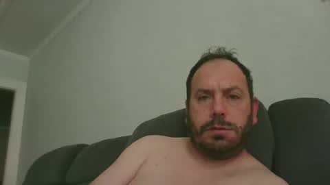 Snapshot of guynaked105 chatting on 10.12.25 guynaked105 online show from 10.12.25