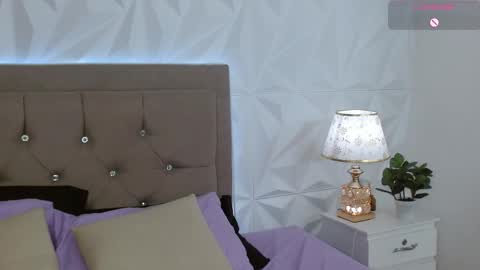 Snapshot of gwen_drew chatting on 02.10.26 Gwen Drew online show from 02.10.26