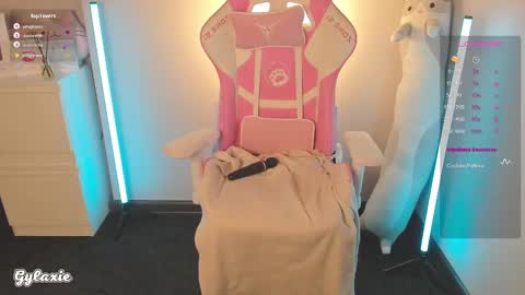   online show from 03.08.25