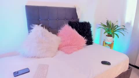 Snapshot of gypsie_velvett chatting on 03.05.25 Samy Velvet dayatorres 23 Followme online show from 03.05.25