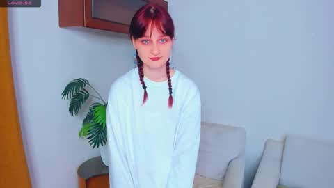 Kelly  Lilly online show from 10.11.25