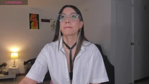 Snapshot of h3y_mia3 chatting on 03.09.25 Paulina online show from 03.09.25