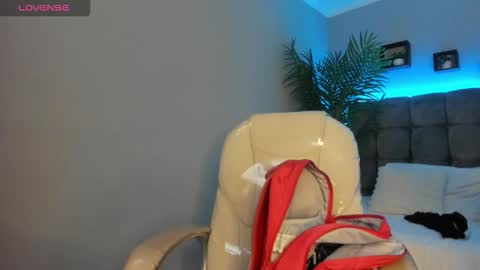 hailey_bieber_ online show from 02.16.26