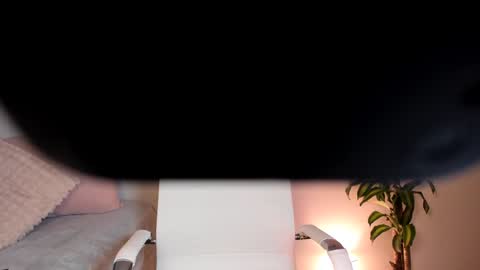 Hailey online show from 02.06.25