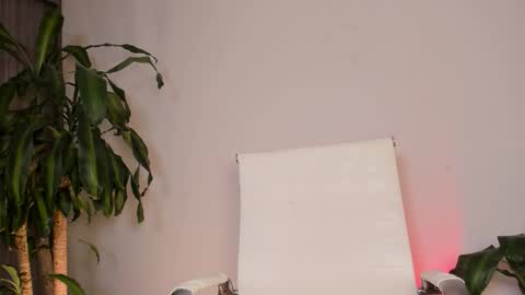 Hailey online show from 10.20.25