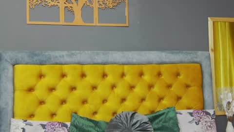 Hailey online show from 02.04.25