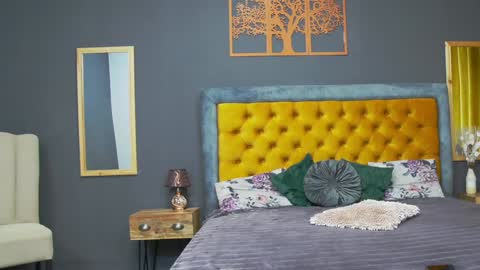 Hailey online show from 02.07.25