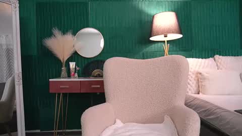 Hailey online show from 11.27.25