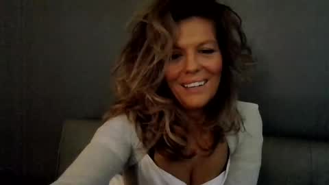 Hailey online show from 01.08.26