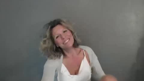 Hailey online show from 04.12.26