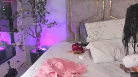 haileystonei online show from 09.13.25