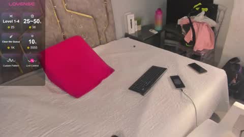 haileystonei online show from 12.17.25