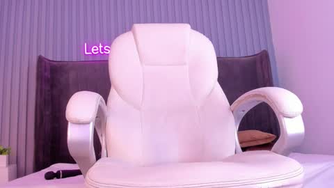 Snapshot of haily_b chatting on 02.15.25 Haily online show from 02.15.25