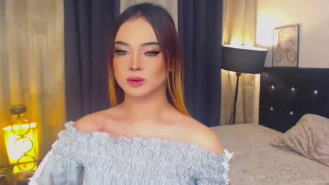 Snapshot of hailywilson chatting on 01.07.25 haily online show from 01.07.25