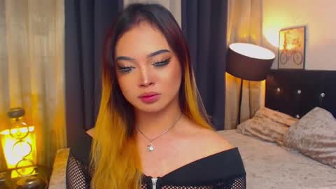 Snapshot of hailywilson chatting on 01.08.25 haily online show from 01.08.25