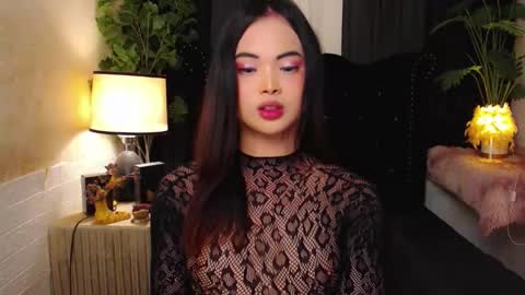 Snapshot of hailywilson chatting on 11.11.25 haily online show from 11.11.25