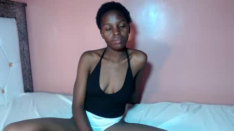 Snapshot of hairlyebony chatting on 03.12.26 hairlyebony online show from 03.12.26