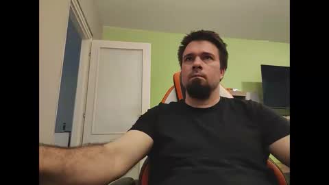 Snapshot of hairy_guy007 chatting on 02.06.25 hairy_guy007 online show from 02.06.25