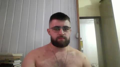 Snapshot of hairy_man_69_ chatting on 12.29.24 horny online show from 12.29.24