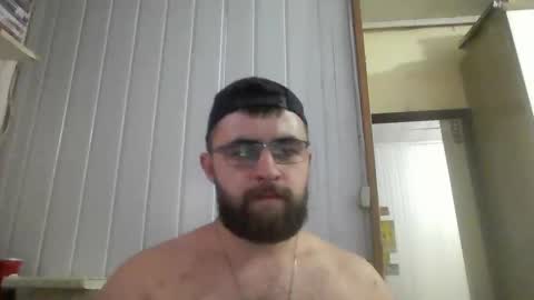 Snapshot of hairy_man_69_ chatting on 01.18.25 horny online show from 01.18.25