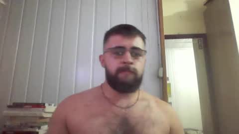 Snapshot of hairy_man_69_ chatting on 02.28.25 horny online show from 02.28.25