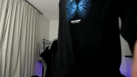 Snapshot of hairycuss chatting on 03.09.25 Adam online show from 03.09.25