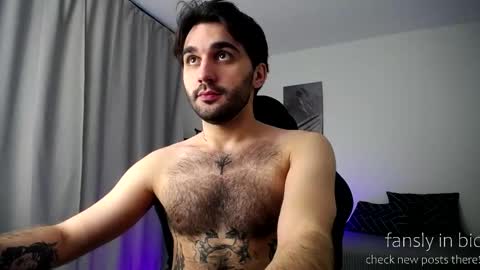 Snapshot of hairycuss chatting on 04.09.26 Adam online show from 04.09.26