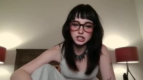 Snapshot of hairyjess chatting on 11.23.25 Jess online show from 11.23.25