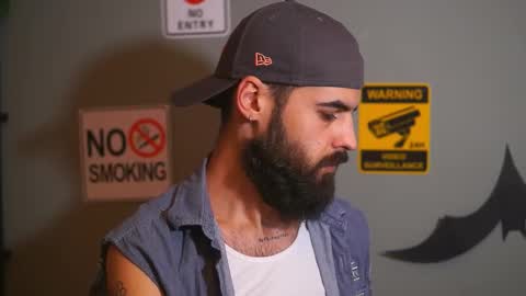 Snapshot of hairyrobxxx chatting on 11.27.25 HairyRobXxX online show from 11.27.25