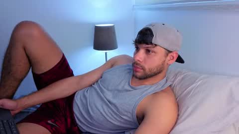 Independent       model  online show from 12.03.25