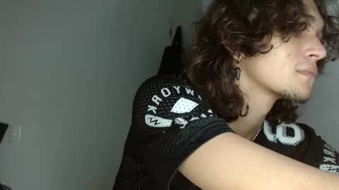 Snapshot of halan_jr chatting on 12.18.24 halan online show from 12.18.24