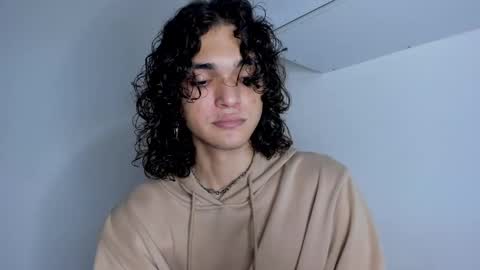 Snapshot of halan_jr chatting on 01.03.25 halan online show from 01.03.25