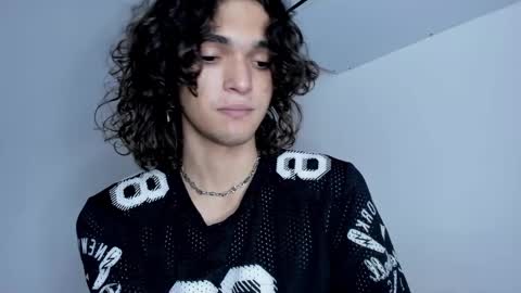 Snapshot of halan_jr chatting on 01.03.25 halan online show from 01.03.25