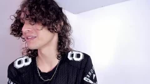 Snapshot of halan_jr chatting on 01.10.25 halan online show from 01.10.25