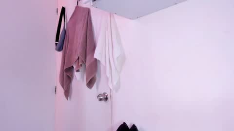 Snapshot of halan_jr chatting on 01.18.25 halan online show from 01.18.25