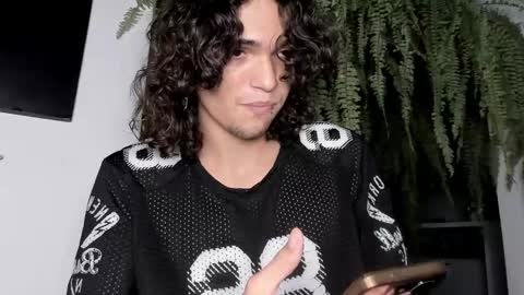 Snapshot of halan_jr chatting on 02.04.25 halan online show from 02.04.25