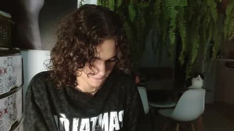 Snapshot of halan_jr chatting on 02.14.25 halan online show from 02.14.25